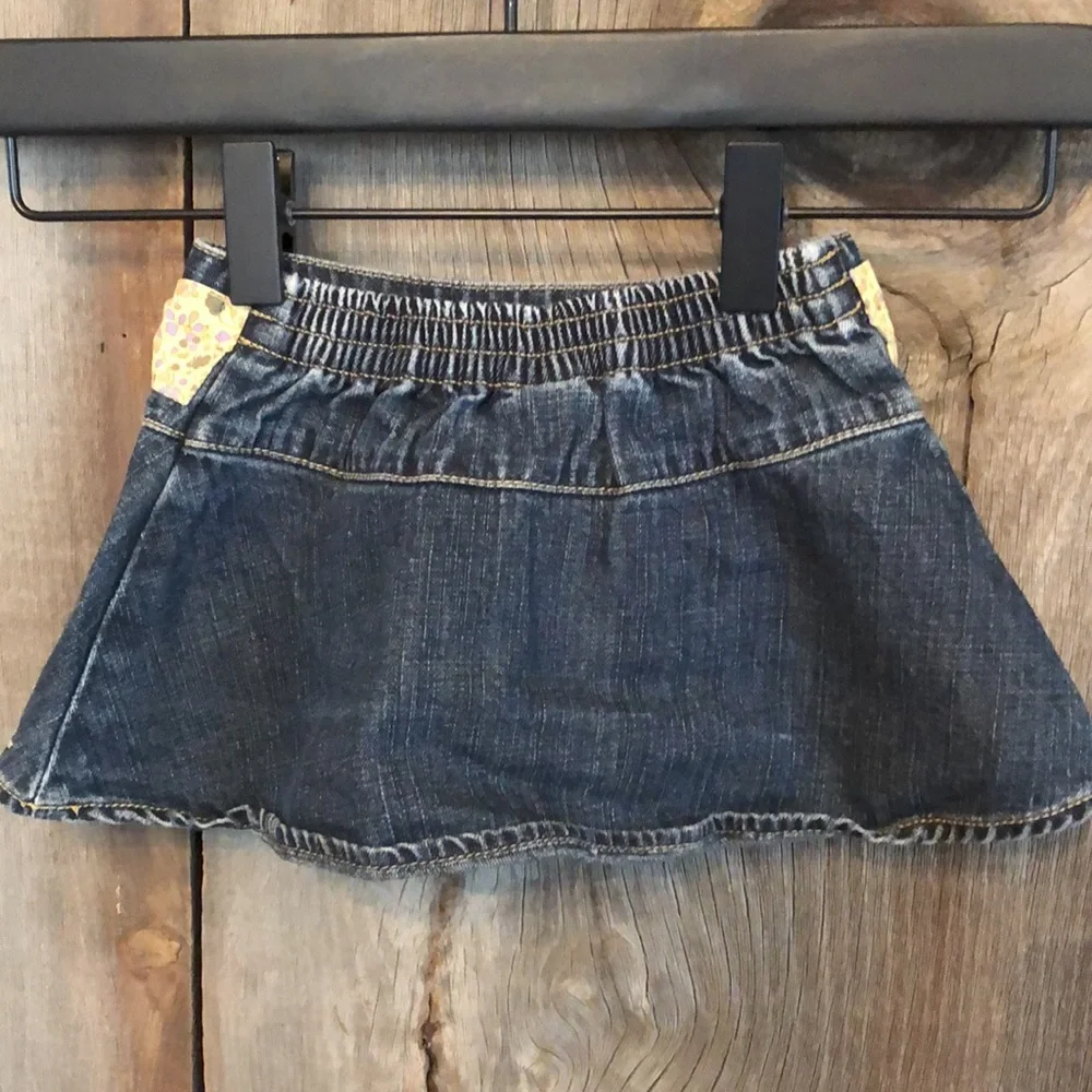 2005 Gymboree Denim Blue Skirt with Floral Belt Front Size 3-6 Months